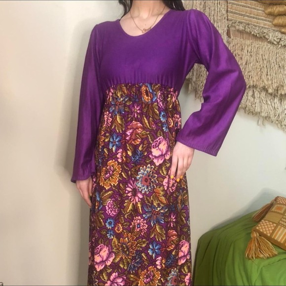 Vintage 1960s hostess gown - Picture 3 of 4